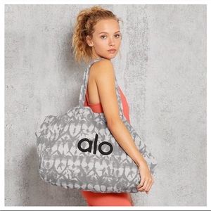 Alo yoga shopper tote grey and white tie dye